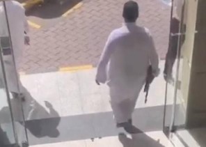 القبض على مواطن استعرض بسلاحه داخل مطعم في الرياض