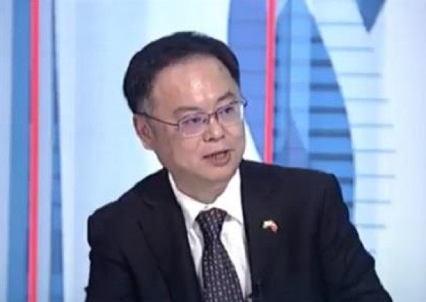 بالفيديو: أول تعليق من “سفير الصين” في المملكة بشأن المساعدات السعودية لمكافحة “كورونا”