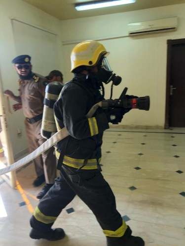 مدني الليث ينفذ فرضية إطفاء وانقاذ بمقر مكتب خدمات شركة الكهرباء