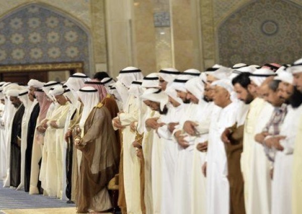 الأوقاف الكويتية: إيقاف صلاة الجماعة لجميع الفروض في المساجد لمنع انتشار “كورونا”