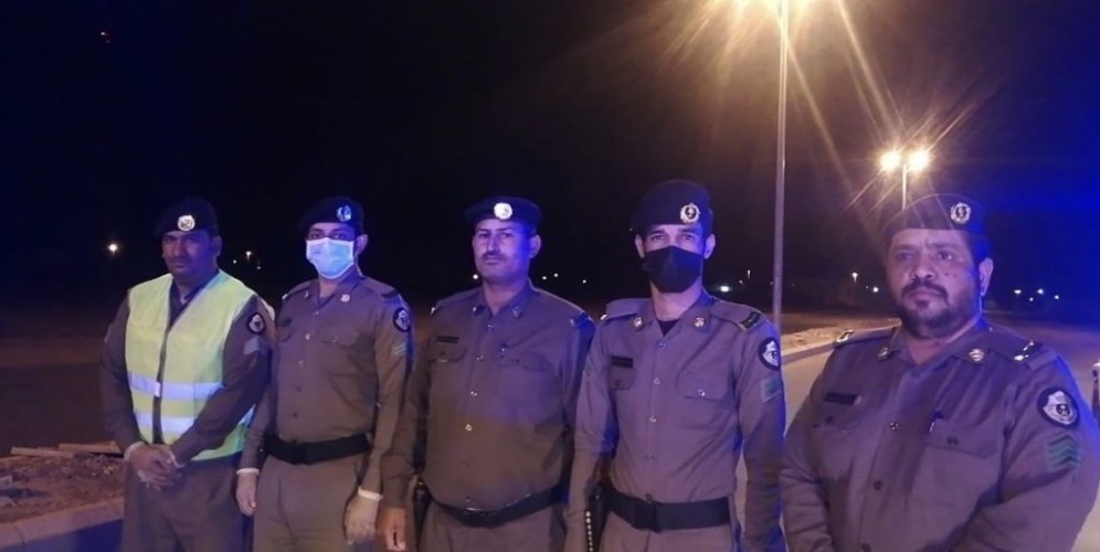 الدوريات الأمنية بمركز شرطة فيضة اثقب تواصل عملها لليوم الثالث لمنع التجول في قرية العرادية