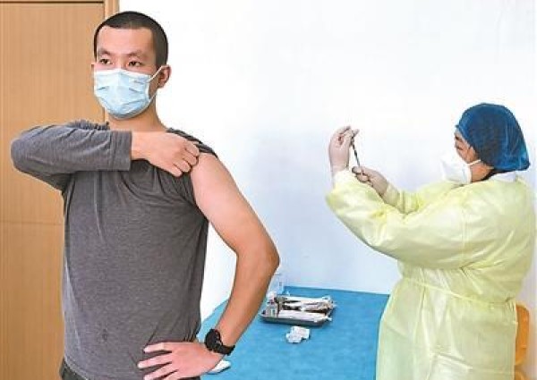 سفير الصين: يعلن عن تفاصيل نتائج مبدئية جيدة للقاح جديد لـ”كورونا”
