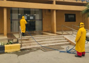 بلدية رأس تنورة تواصل أعمال التعقيم والتطهير لمكافحة فيروس كورونا