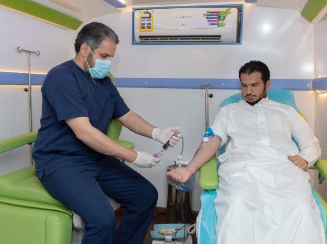 تبرع بلا تجمع .. مبادرة جامعة المجمعة لتغطية احتياجات بنوك الدم تواصل جهودها في ثلاث محافظات