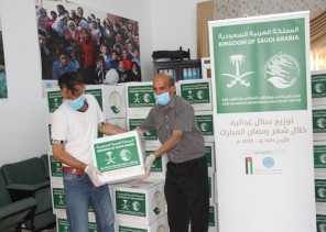 استمرار توزيع السلال الرمضانية للأسر الأردنية والفلسطينية والسورية في الأردن