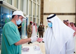 سمو الأمير محمد بن عبدالرحمن يزور مركز القيادة والتحكم بأمانة الرياض