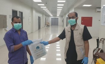 جمعية أجياد توزع 2500 حقيبة دعوية لمصابي كورونا بمكة