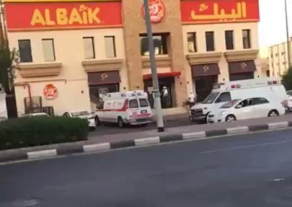 أول رد من مطاعم البيك بشأن فيديو الذي ظهرت فيه سيارتا إسعاف أمام أحد الفروع في مكة