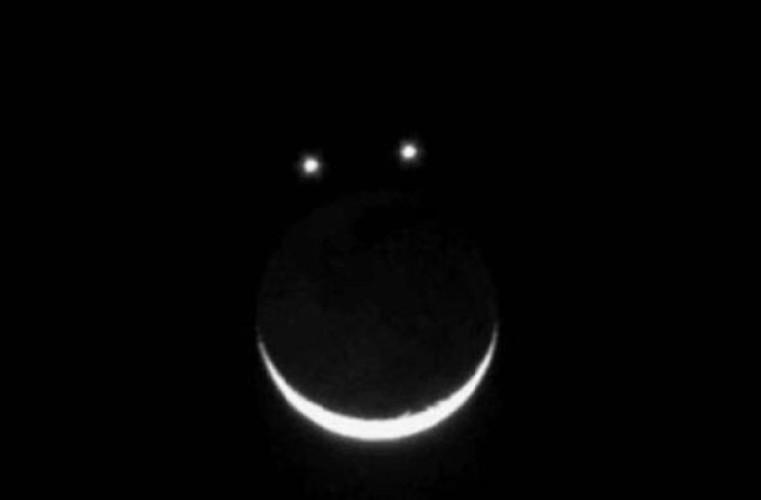 مركز الفلك الدولي يوضح حقيقة ظاهرة “الهلال المبتسم”