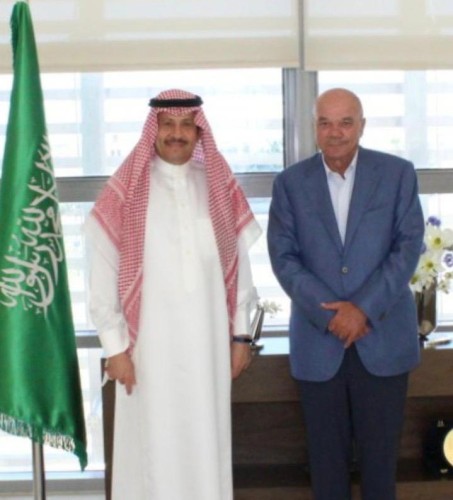 سفير المملكة بالأردن يلتقي رئيس مجلس الأعيان الأردني في مكتبه بمقر السفارة
