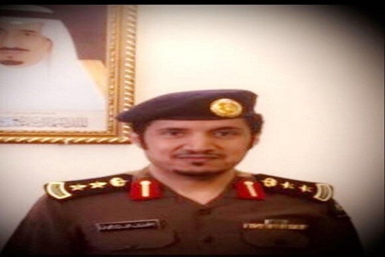 العقيد منصور الزهراني يمنح ميدالية التقدير العسكري من الدرجة الأولى