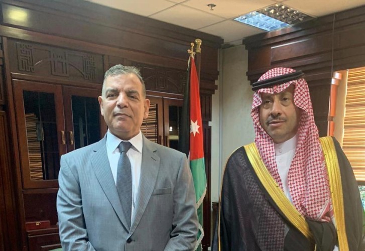 سفير المملكة لدى الأردن يلتقي وزير الصحة الأردني