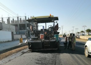 بلدية أملج تواصل أعمال صيانة شوارع المحافظة