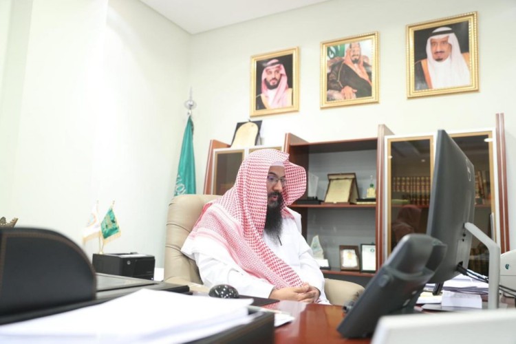 مدير عام فرع الرئاسة العامة لهيئة الأمر بالمعروف بمنطقة الرياض يعقد اجتماعاً (افتراضياً) برؤساء هيئات المحافظات