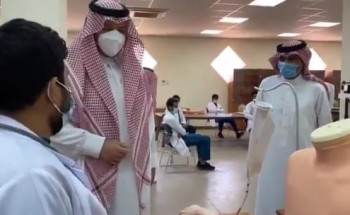 بالفيديو: أمير الشمالية يوجه أسئلة لطالب بكلية الطب يختبره بها في طريقة فحص الصدر على مجسم بشري