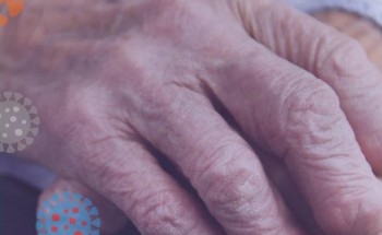الصحة تكشف عن نسبة الخطورة للمصابين بكورونا من كبار السن وأصحاب الأمراض المزمنة