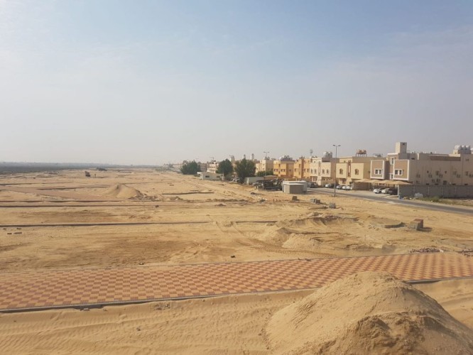 بلدية الجبيل تنجز 65 % من أعمال إنشاء ممشى ومنتزه مخطط الحمراء