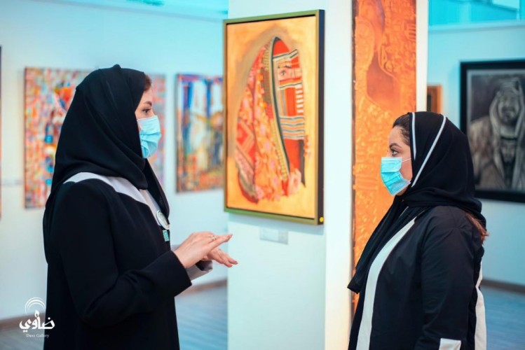 افتتاح معرض الوطن بالفن ضاوي بمشاركة 18 فناناً وفنانة سعودياً