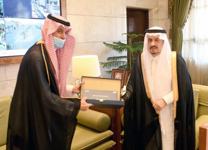 سمو أمير منطقة الرياض يستقبل مدير عام صندوق تنمية الموارد البشرية