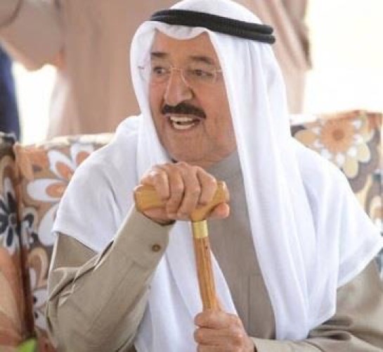 مقطع لـ”أمير الكويت الراحل” وهو يتحدث بعفوية عن موقف حدث له مع زوجته