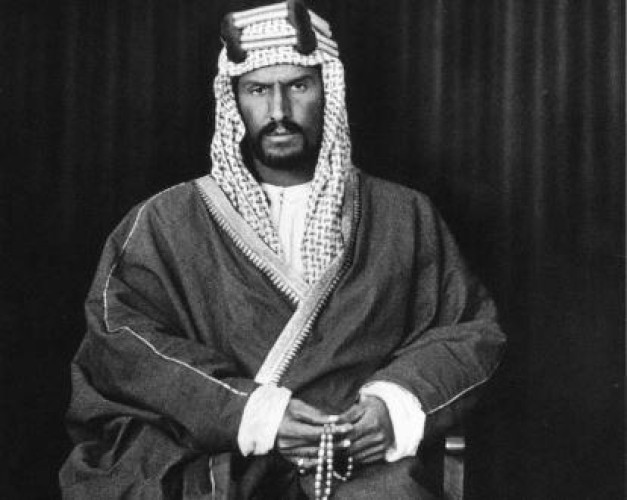 بالعمر والصور.. تسلسل زمني لألقاب الملك عبد العزيز منذ استرداد الرياض وحتى توحيد المملكة