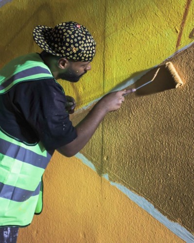 أمانة الرياض تنفذ أعمال رسم جداريات الأنفاق تحسينًا للمشهد الحضري