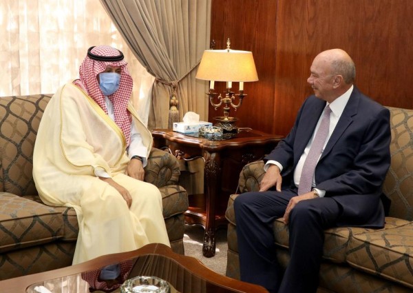 سفير المملكة لدى الأردن يلتقي رئيس مجلس الأعيان الأردني