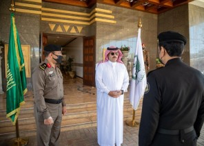 الأمير تركي بن طلال يكرم عددًا من منسوبي شرطة منطقة عسير