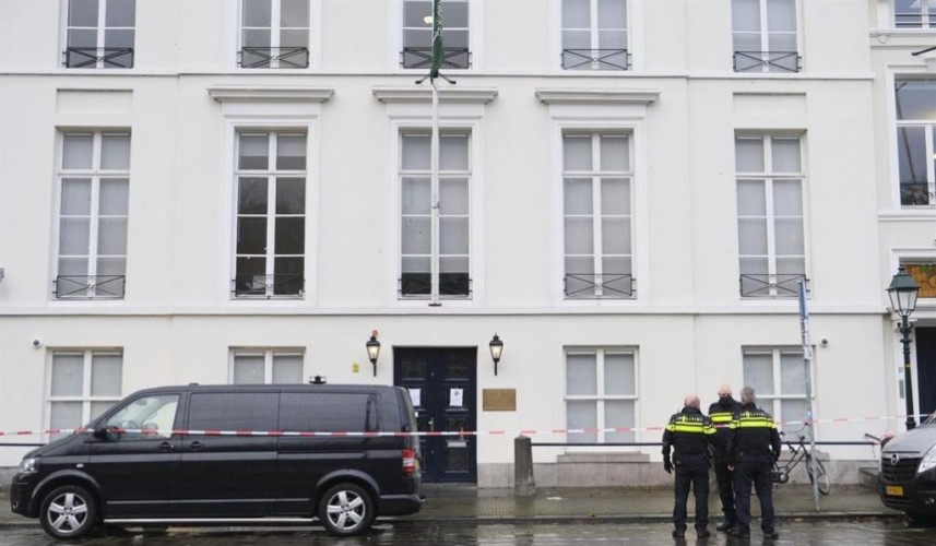 بالفيديو: القائم بالأعمال في هولندا يروي تفاصيل حـادث السفارة