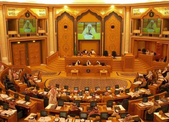 الشورى يطالب بتنفيذ حظر نشر وقائع المحاكمات والأحكام غير النهائية