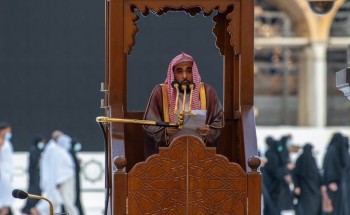 أمير منطقة مكة المكرمة يتقدَّم المصلين في صلاة الاستسقاء بالمسجد الحرام