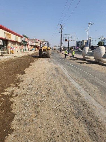 بلدية مركز الشقيق تشرع أعمال صيانة وتطوير عدد من الشوارع وإزالة سفلتة الطرق
