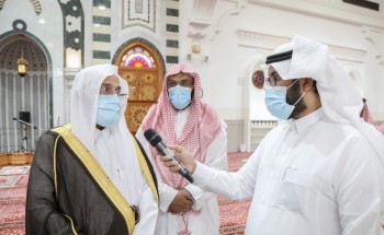 وزير الشؤون الإسلامية يتفقد مسجدي الخندق والقبلتين بالمدينة المنورة
