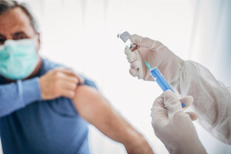 “الصحة”: تكشف عن شرط لـ”أخذ اللقاح” من المتعافين من فيروس كورونا