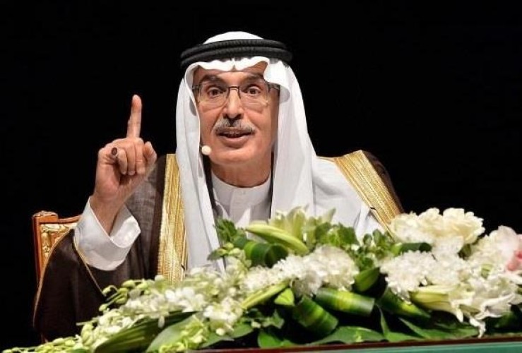 بالفيديو: أول تعليق من الأمير “بدر بن عبدالمحسن” بعد تلقيه لقاح كورونا