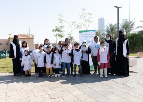 بـ”التعاون مع أمانة الرياض” .. مجموعة من الأطفال ذوي الإعاقة يشاركون في مبادرة لنجعلها خضراء بـ”زراعة الشتلات”