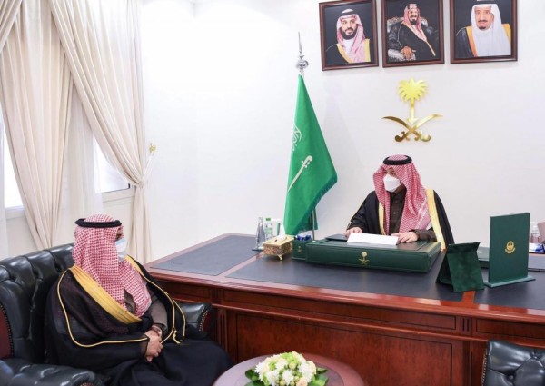 سمو أمير الحدود الشمالية يستقبل مدير مؤسسة البريد السعودي بالمنطقة