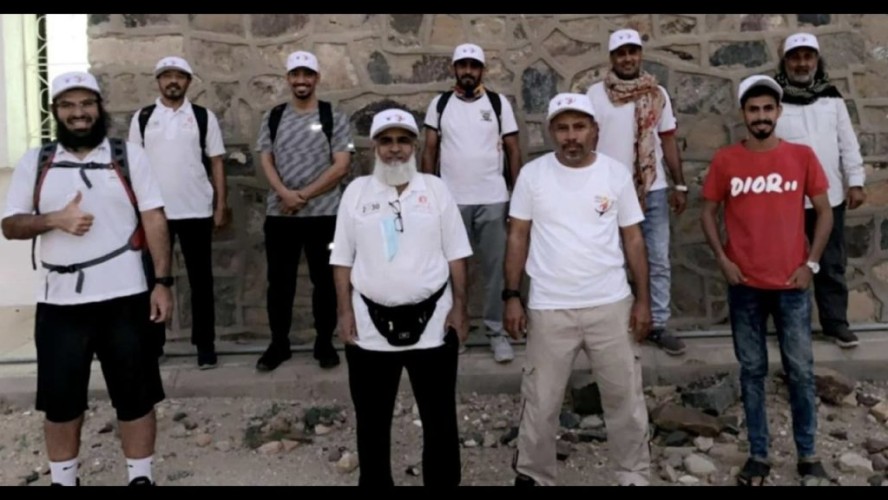 بهدف نشر ثقافة المشي : مشاة الجموم يقطعون ٣٢ كلم بين مسجد الفتح والحديبية
