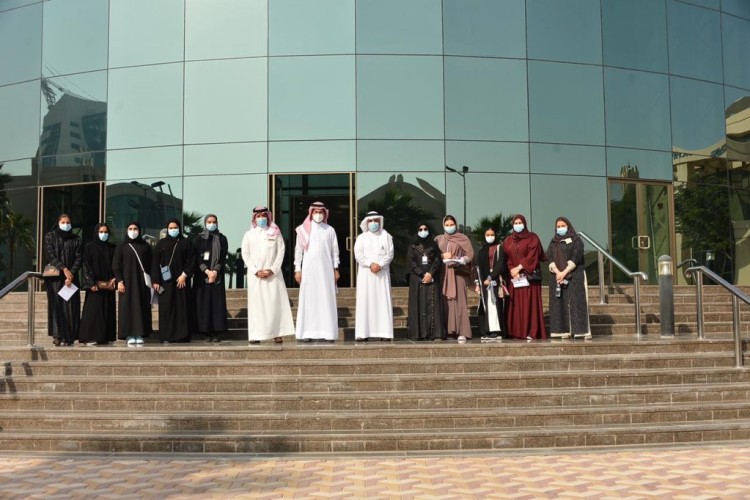 وفد من قوة دفاع البحرين يزور جامعة الإمام عبد الرحمن ويتعرف على كلياتها وعمادات ومراكزها البحثية