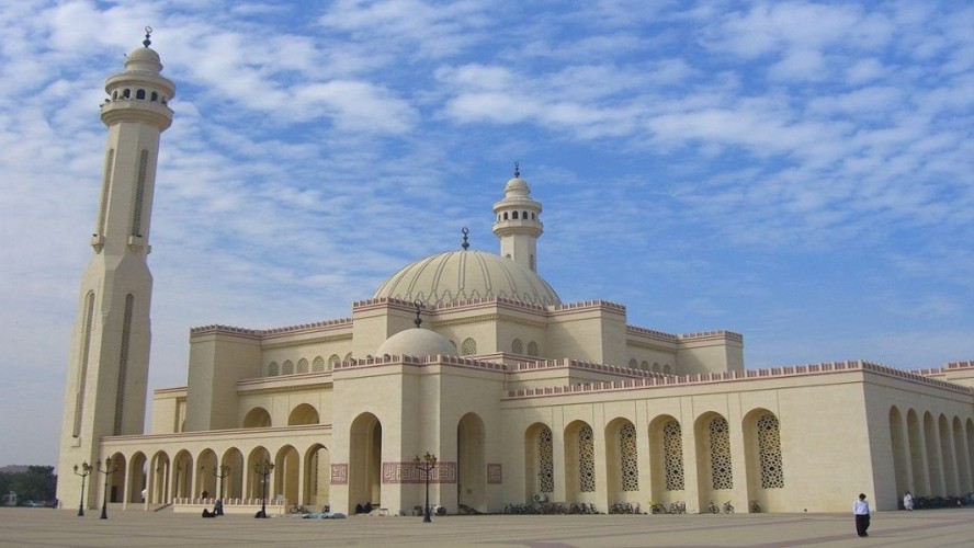 تعليق إقامة الصلوات في المساجد بـ”البحرين” لمنع انتشار فيروس كورونا