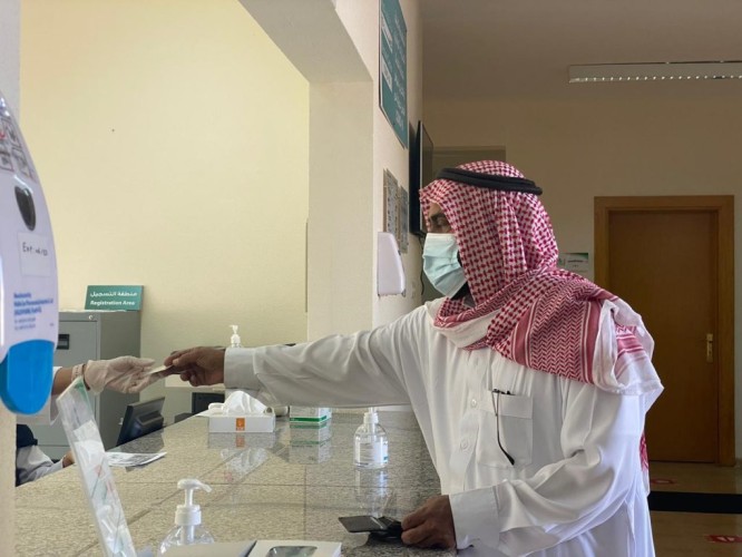 مراكز اللقاحات بمنطقة المدينة المنورة تستقبل المواطنين والمقيمين لتلقي لقاح كورونا