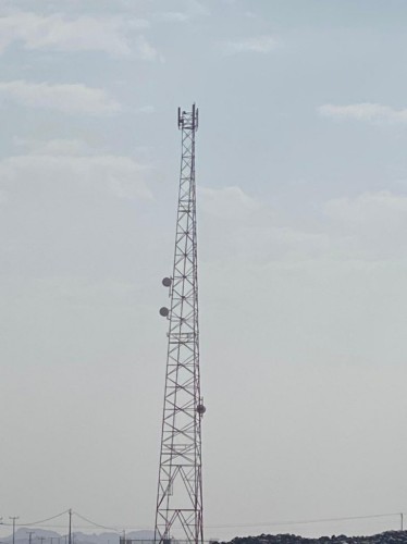مجدداً أهالي قرية نياب بـ”الحائط” يشتكون من الإنقطاع المتكرر في برج الإتصالات السعودية