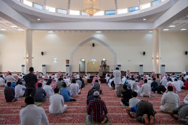 الشؤون الاسلامية تطلق حملة لمتابعة الإجراءات الاحترازية بجوامع الرياض