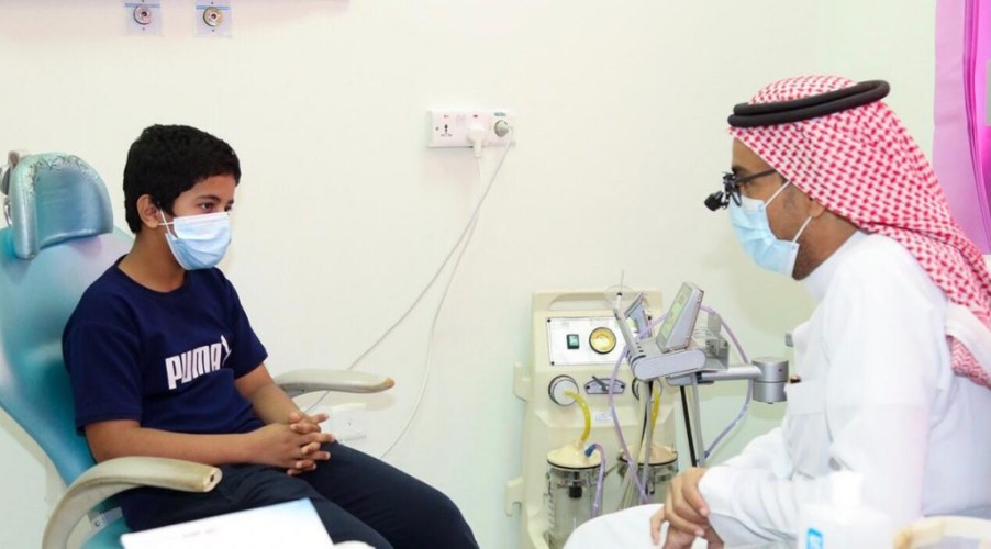 الاستشاري الزائر بجمعية الإحسان الطبية يعالج 592 مريض بمحافظة الدائر