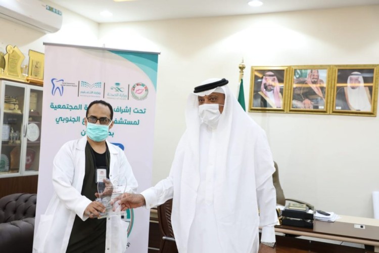 محافظ صامطة يدشن الأسبوع الخليجي لتعزيز صحة الفم والأسنان