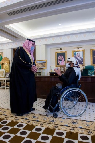 أمير القصيم يستقبل رئيس مجلس إدارة جمعية الإعاقة الحركية للكبار “حركية” في مكتبه