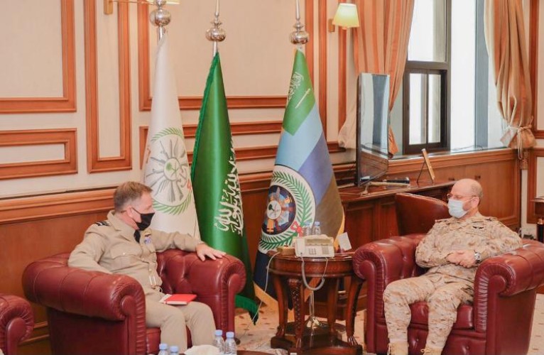 رئيس هيئة الأركان العامة يستقبل كبير مستشاري الدفاع البريطاني لمنطقة الشرق الأوسط وشمال إفريقيا