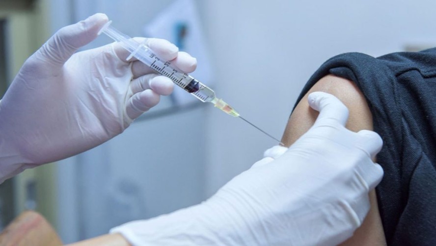 الصحة: الآثار الجانبية للقاح كورونا تظهر خلال الثلاثة أيام التي تعقب التطعيم