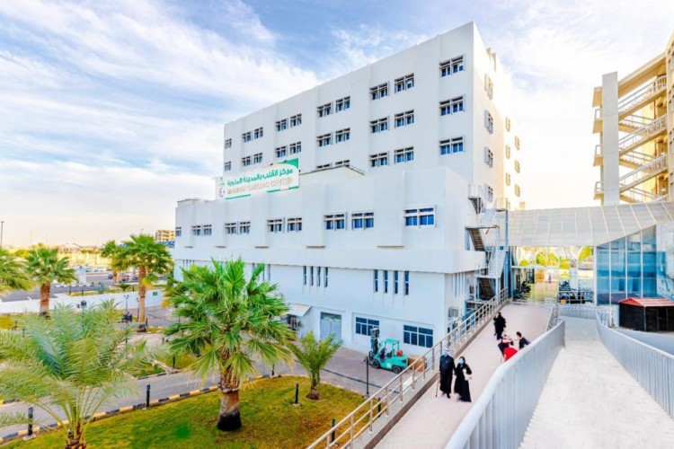 نجاح جراحة معقدة في مركز القلب بالمدينة المنورة لإنقاذ “خديج” وزنه 1.6 كجم