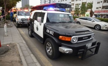 شرطة جدة: القبض على 3 مقيمين ارتكبوا عملية سطو على إحدى مركبات نقل الأموال